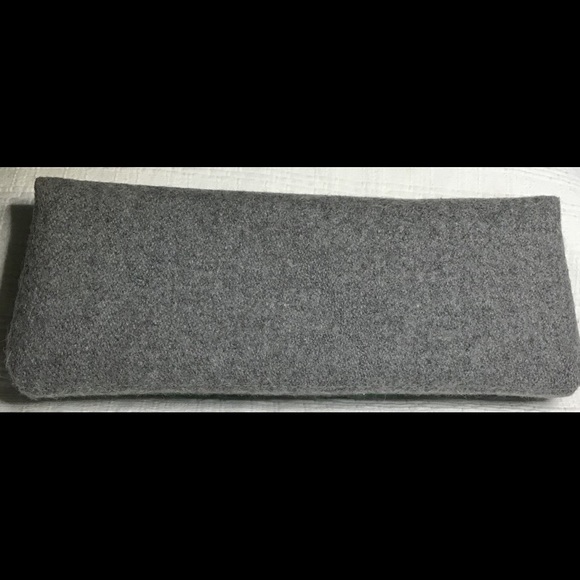 Woman’s Clutch Gray Green Wool Brass Accents - Picture 3 of 6